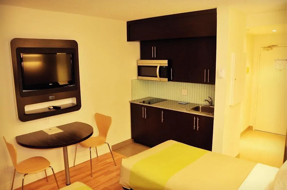 Studio 6 Downtown Toronto 2*,  Canada