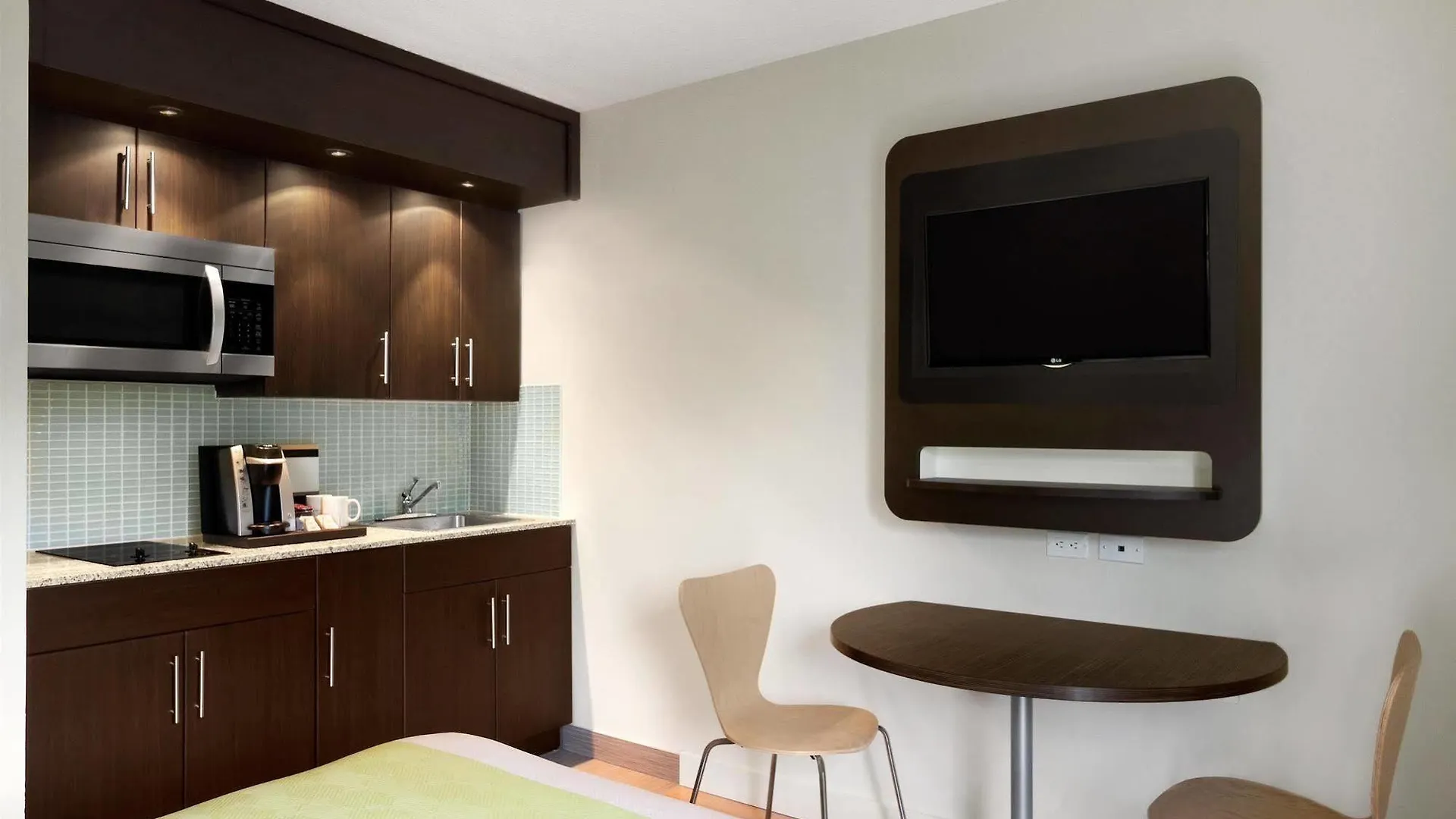 Studio 6 Downtown Toronto